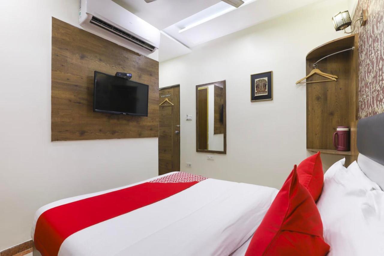 Oyo Luxury Tollygunge Hotel 3*